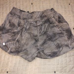 Lululemon tracker shorts